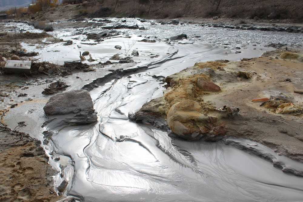 Gold mining produces golden pollution