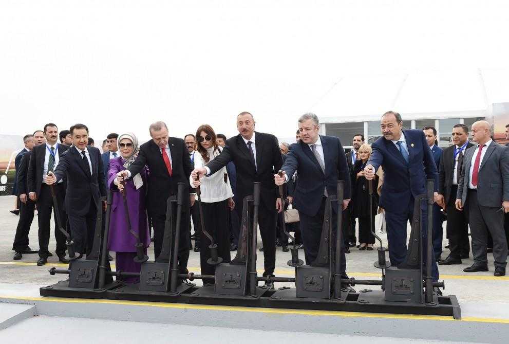 The opening ceremony of the Baku–Tbilisi–Kars railway in Baku on 30 October (minval.az)