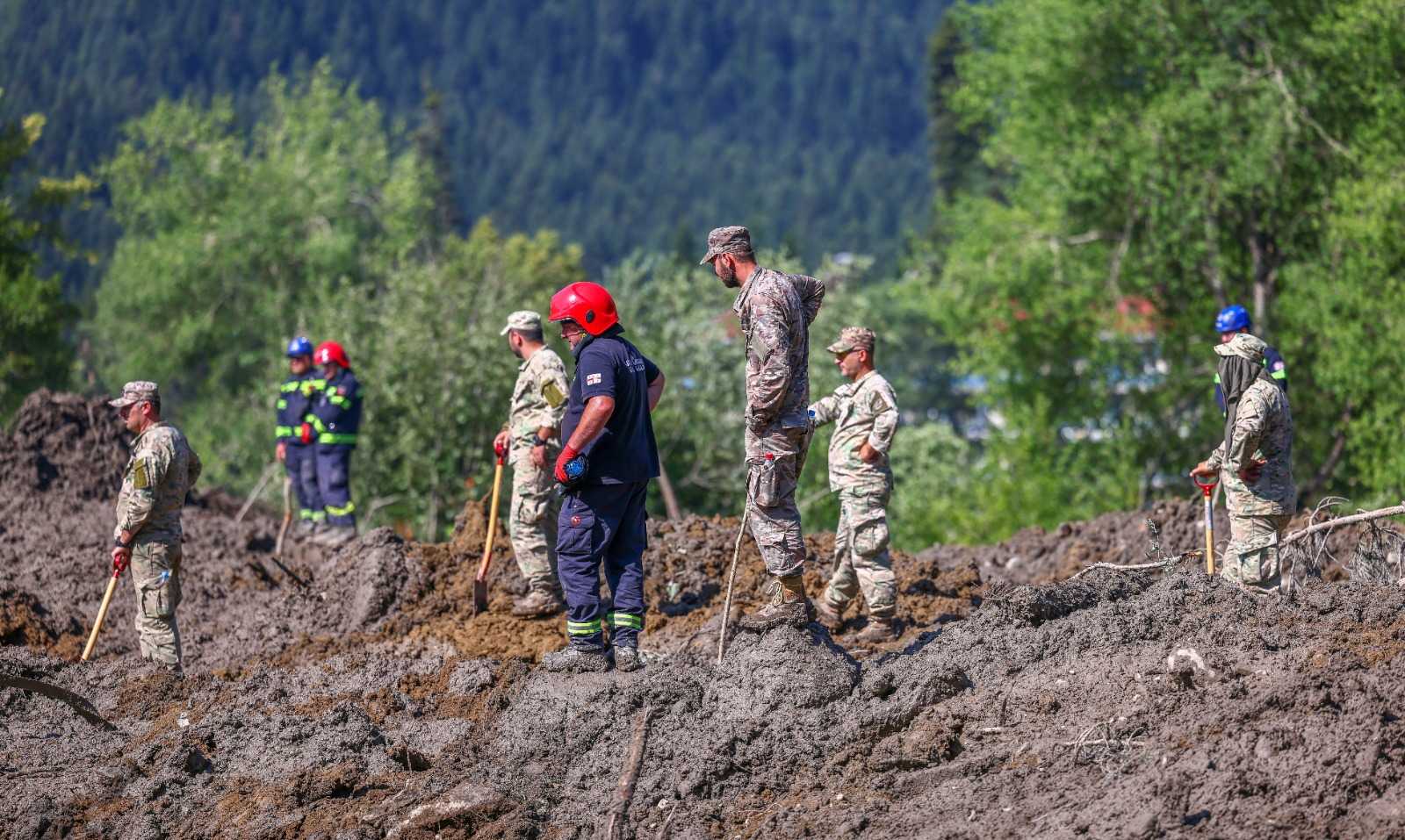 Rescue workers and soldiers continue search and resuce operations in Shovi. Photo: Interior Ministry of Georgia.