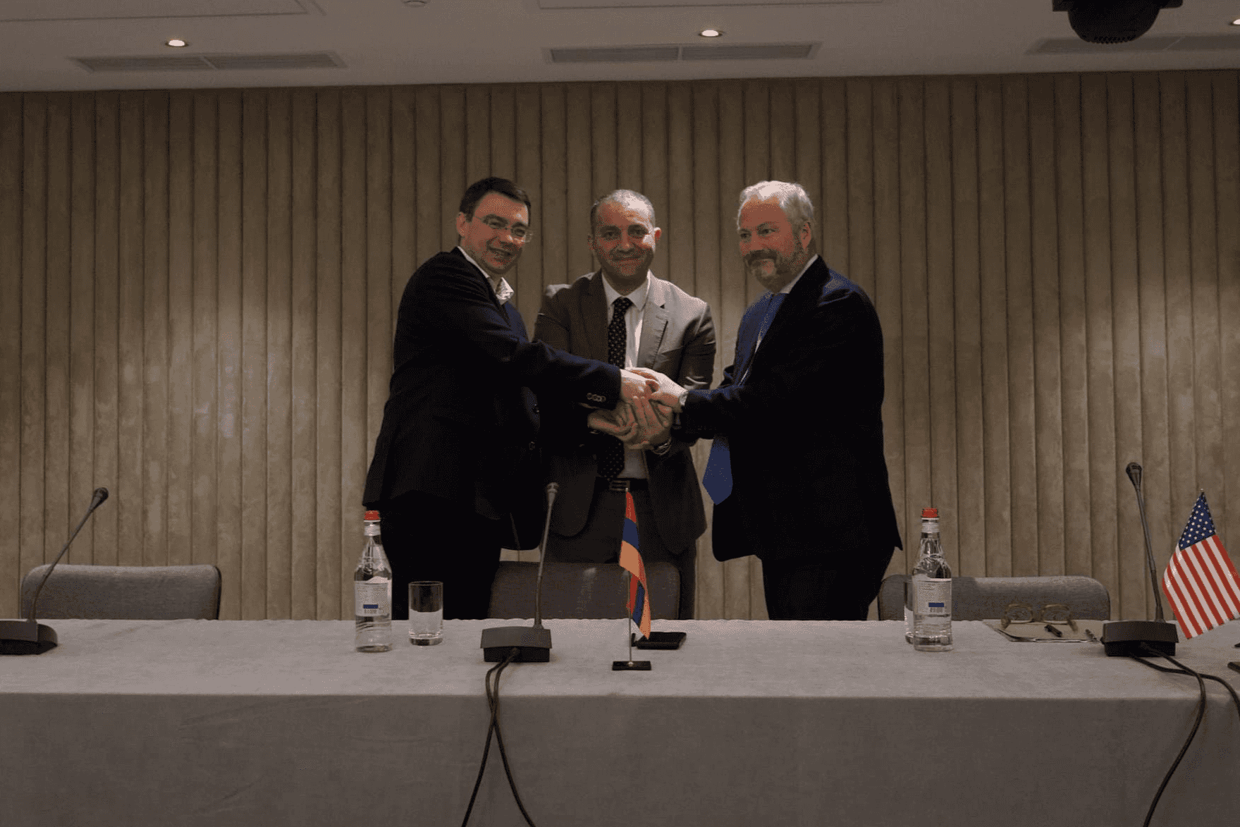 the Vice Chair of EBD, Denis Ilyin (left), the Armenian Minister of Economy Vahan Kerobyan (centre), and Jeffrey Coach, a board member at Lydian Armenia. Image via the Ministry of Economy.