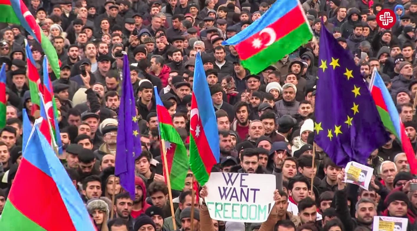 Charges dropped against Huseynov after thousands rally in Baku