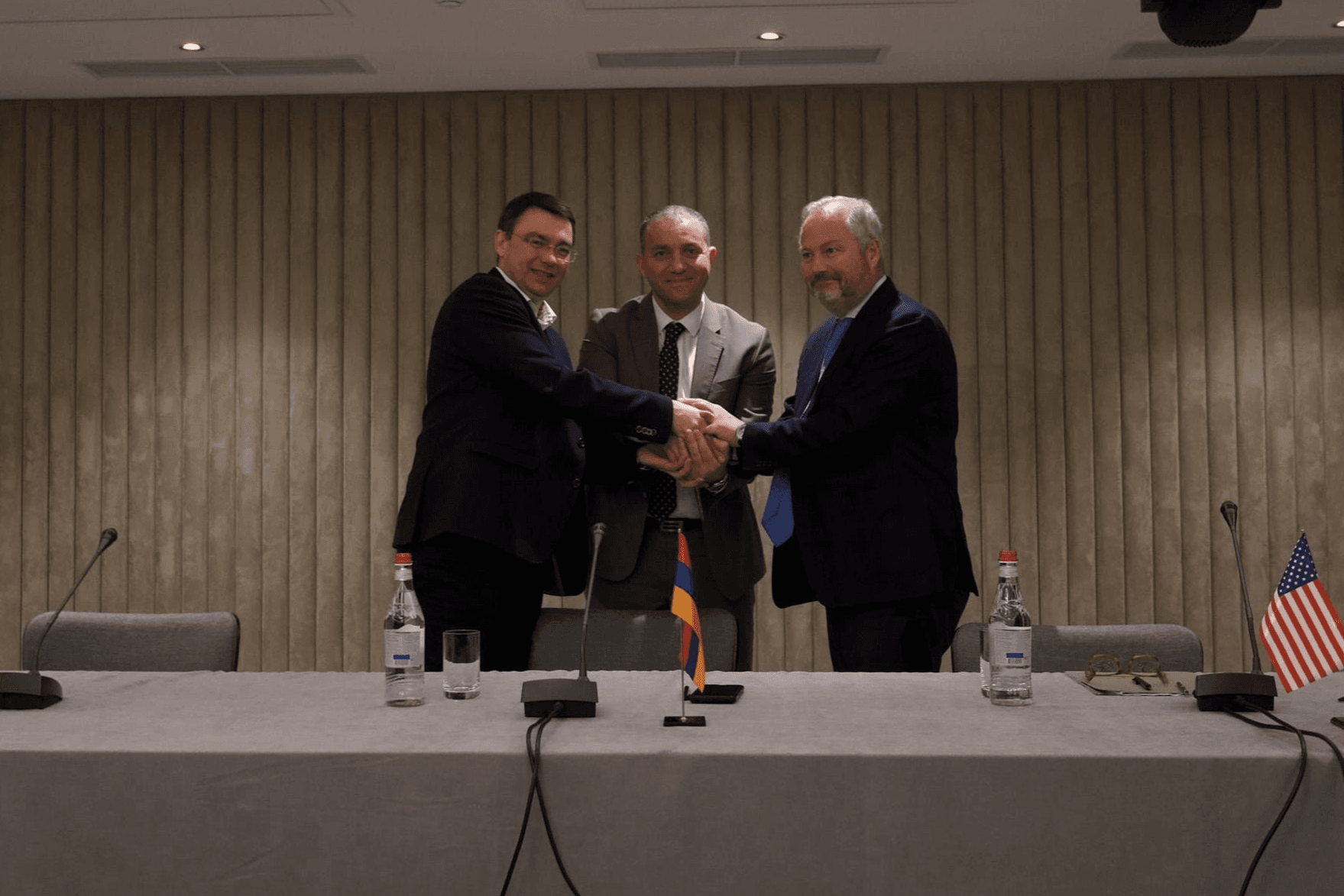 the Vice Chair of EBD, Denis Ilyin (left), the Armenian Minister of Economy Vahan Kerobyan (centre), and Jeffrey Coach, a board member at Lydian Armenia. Image via the Ministry of Economy.